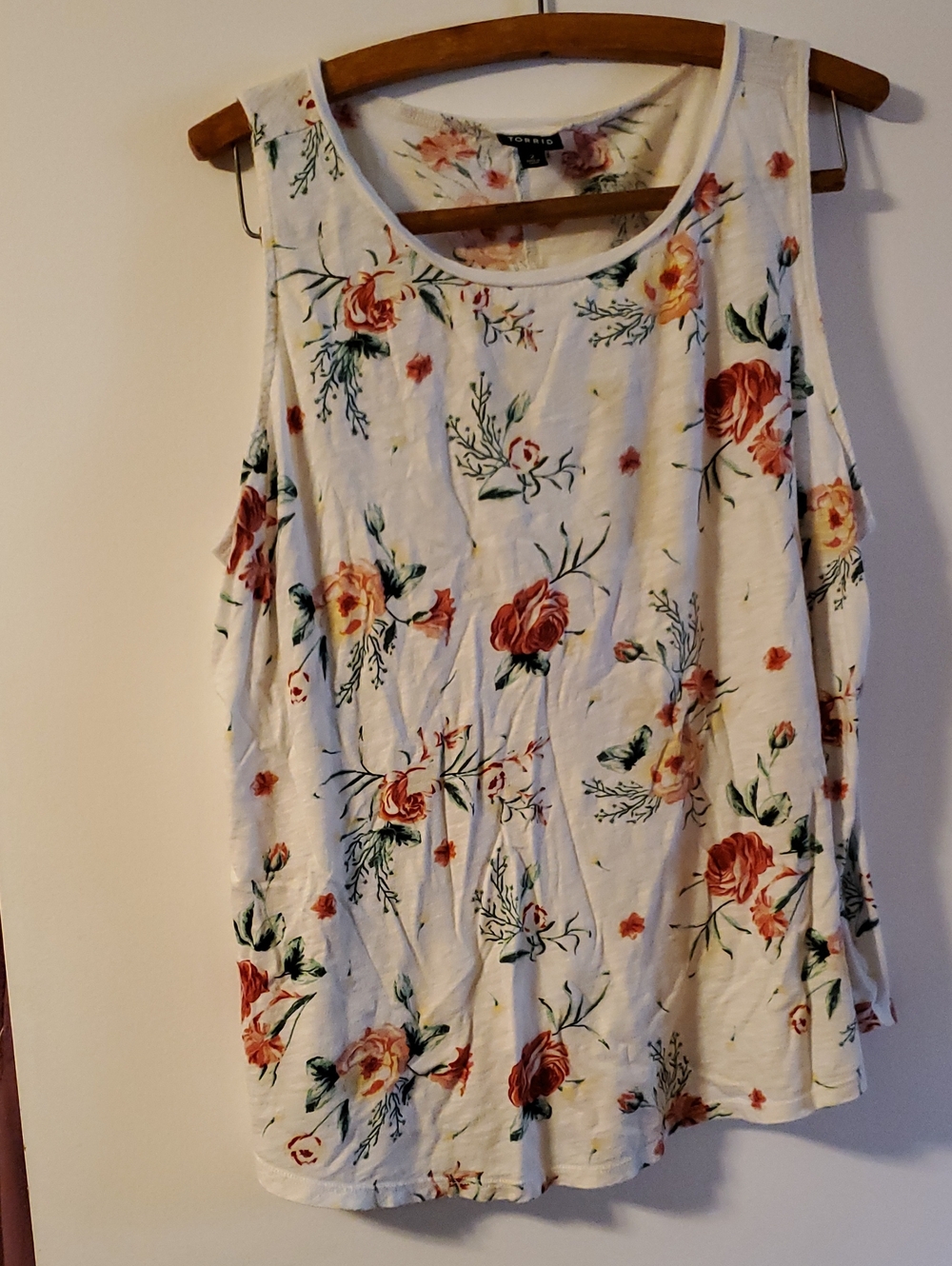 Torrid  size 2 (2x)Women’s Floral Sleeveless Tank Top - White with Rose Print